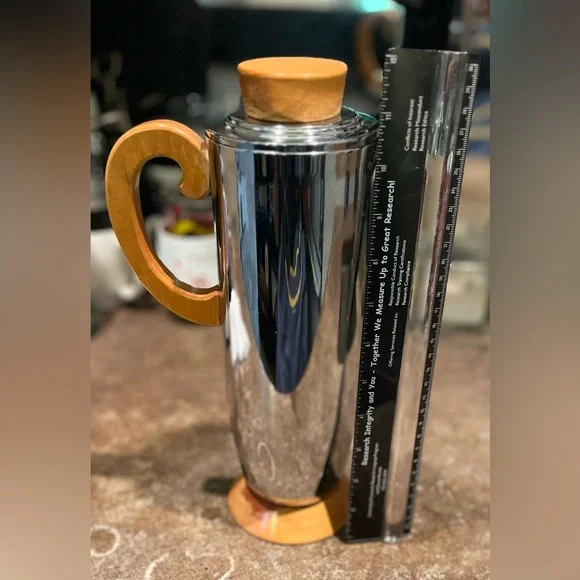 Manning Bowman art deco cocktail shaker - Picture 7 of 8